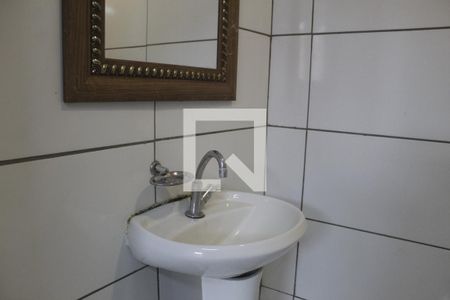 Banheiro de casa de condomínio para alugar com 1 quarto, 45m² em Aparecida, Alvorada