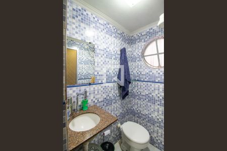 Casa à venda com 300m², 3 quartos e 2 vagasBanheiro 4