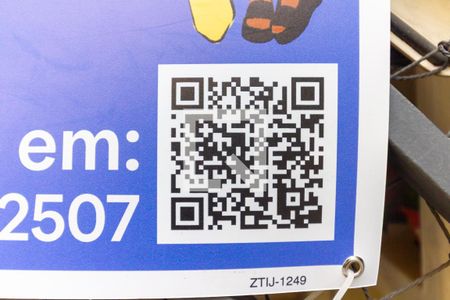 Casa à venda com 186m², 2 quartos e 5 vagas Casa à venda com 186m², 2 quartos e 5 vagasPlaquinha - QR