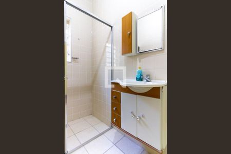 Casa à venda com 186m², 2 quartos e 5 vagas Casa à venda com 186m², 2 quartos e 5 vagasBanheiro