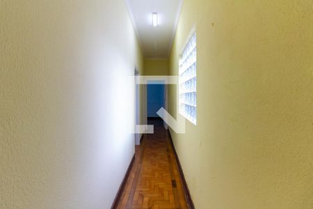 Casa à venda com 186m², 2 quartos e 5 vagas Casa à venda com 186m², 2 quartos e 5 vagasCorredor