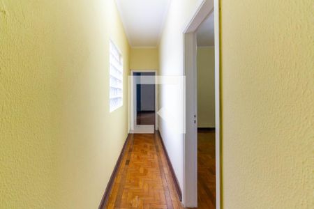 Casa à venda com 186m², 2 quartos e 5 vagas Casa à venda com 186m², 2 quartos e 5 vagasCorredor