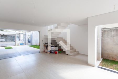 Casa à venda com 207m², 3 quartos e 3 vagasSala