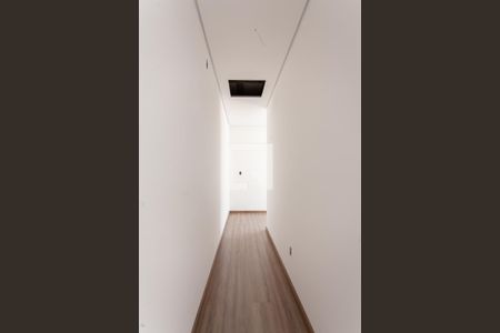 Casa à venda com 207m², 3 quartos e 3 vagasCorredor