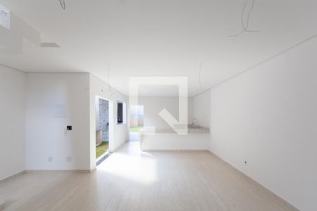 Casa à venda com 207m², 3 quartos e 3 vagasSala