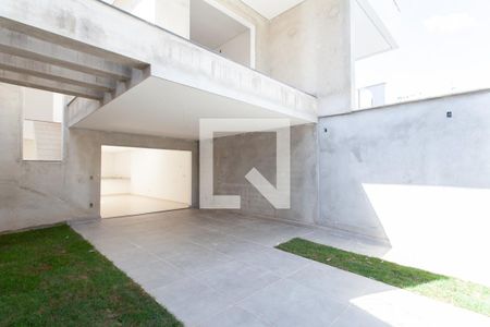 Casa à venda com 207m², 3 quartos e 3 vagasGaragem