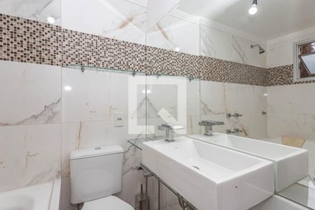 Banheiro de apartamento à venda com 1 quarto, 55m² em Vila Liviero, São Paulo