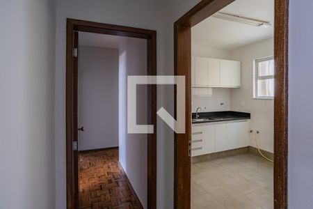 Corredor de apartamento à venda com 3 quartos, 110m² em Sion, Belo Horizonte