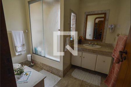 Apartamento à venda com 198m², 3 quartos e 3 vagasBanheiro da Suíte