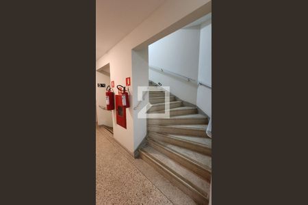 Apartamento para alugar com 100m², 3 quartos e 1 vagaEscada
