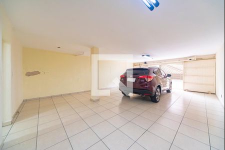 Casa à venda com 300m², 4 quartos e 4 vagas Casa à venda com 300m², 4 quartos e 4 vagasGaragem