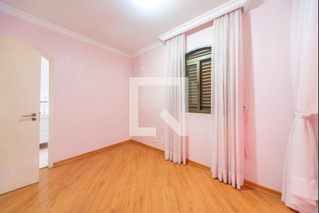 Casa à venda com 300m², 4 quartos e 4 vagas Casa à venda com 300m², 4 quartos e 4 vagasQuarto 2