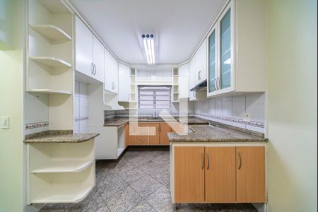 Casa à venda com 300m², 4 quartos e 4 vagas Casa à venda com 300m², 4 quartos e 4 vagasCopa e Cozinha