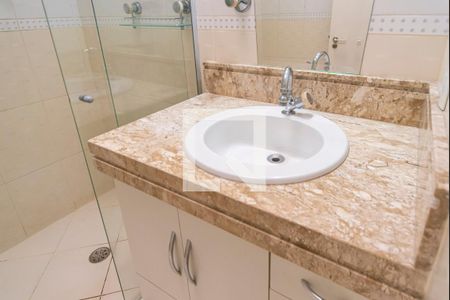 Casa à venda com 300m², 4 quartos e 4 vagas Casa à venda com 300m², 4 quartos e 4 vagasBanheiro do Quarto 1