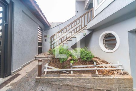 Casa à venda com 300m², 4 quartos e 4 vagas Casa à venda com 300m², 4 quartos e 4 vagasGaragem