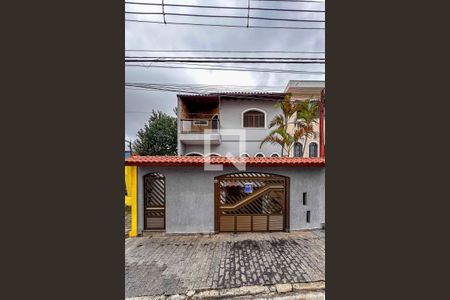 Casa à venda com 300m², 4 quartos e 4 vagas Casa à venda com 300m², 4 quartos e 4 vagasFachada