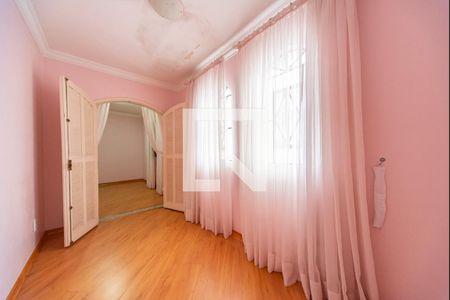 Casa à venda com 300m², 4 quartos e 4 vagas Casa à venda com 300m², 4 quartos e 4 vagasQuarto 2