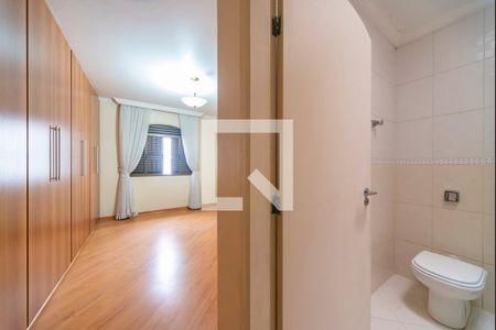 Casa à venda com 300m², 4 quartos e 4 vagas Casa à venda com 300m², 4 quartos e 4 vagasQuarto 1