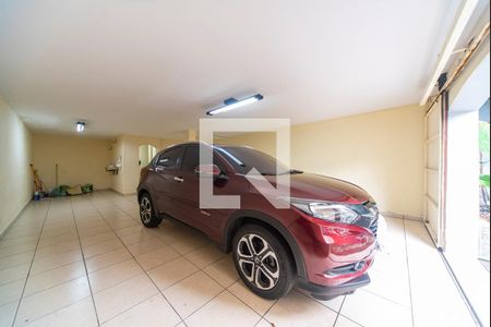 Casa à venda com 300m², 4 quartos e 4 vagas Casa à venda com 300m², 4 quartos e 4 vagasGaragem