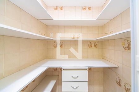 Casa à venda com 300m², 4 quartos e 4 vagas Casa à venda com 300m², 4 quartos e 4 vagasDespensa