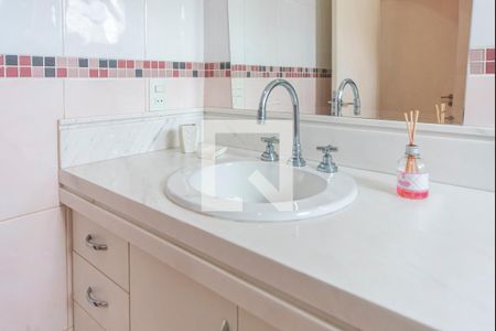 Casa à venda com 300m², 4 quartos e 4 vagas Casa à venda com 300m², 4 quartos e 4 vagasBanheiro do Quarto 2