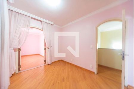 Casa à venda com 300m², 4 quartos e 4 vagas Casa à venda com 300m², 4 quartos e 4 vagasQuarto 2