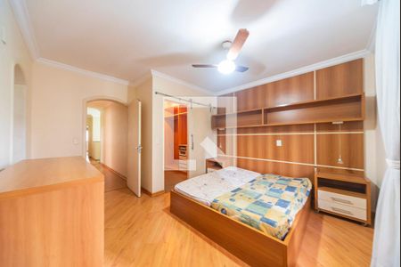 Casa à venda com 300m², 4 quartos e 4 vagas Casa à venda com 300m², 4 quartos e 4 vagasQuarto 4