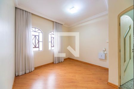 Casa à venda com 300m², 4 quartos e 4 vagas Casa à venda com 300m², 4 quartos e 4 vagasSala 3