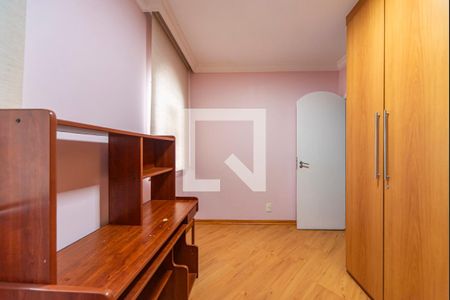 Casa à venda com 300m², 4 quartos e 4 vagas Casa à venda com 300m², 4 quartos e 4 vagasQuarto 3