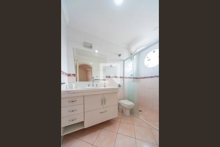 Casa à venda com 300m², 4 quartos e 4 vagas Casa à venda com 300m², 4 quartos e 4 vagasBanheiro do Quarto 2