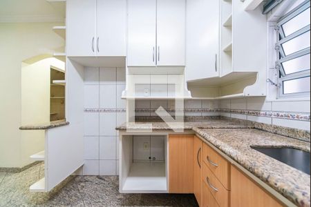 Casa à venda com 300m², 4 quartos e 4 vagas Casa à venda com 300m², 4 quartos e 4 vagasCopa e Cozinha