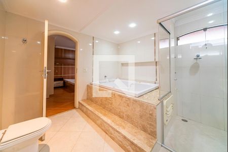 Casa à venda com 300m², 4 quartos e 4 vagas Casa à venda com 300m², 4 quartos e 4 vagasBanheiro do Quarto 4