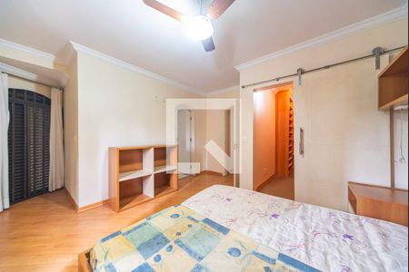 Casa à venda com 300m², 4 quartos e 4 vagas Casa à venda com 300m², 4 quartos e 4 vagasQuarto 4