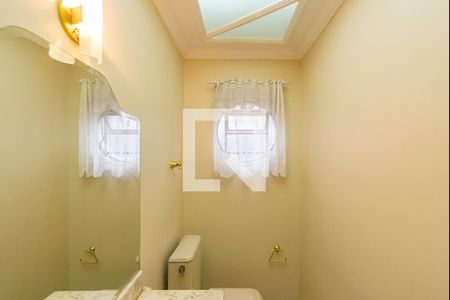 Casa à venda com 300m², 4 quartos e 4 vagas Casa à venda com 300m², 4 quartos e 4 vagasLavabo