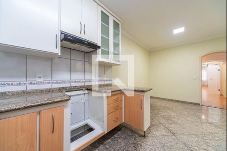 Casa à venda com 300m², 4 quartos e 4 vagas Casa à venda com 300m², 4 quartos e 4 vagasCopa e Cozinha