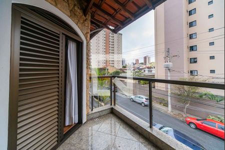 Casa à venda com 300m², 4 quartos e 4 vagas Casa à venda com 300m², 4 quartos e 4 vagasVaranda do Quarto 4