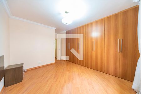 Casa à venda com 300m², 4 quartos e 4 vagas Casa à venda com 300m², 4 quartos e 4 vagasQuarto 1