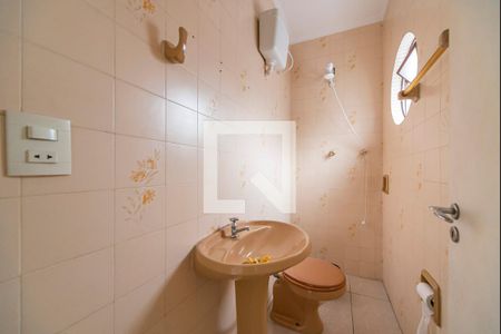 Casa à venda com 300m², 4 quartos e 4 vagas Casa à venda com 300m², 4 quartos e 4 vagasBanheiro de serviço