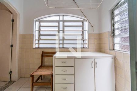 Casa à venda com 300m², 4 quartos e 4 vagas Casa à venda com 300m², 4 quartos e 4 vagasÁrea de Serviço