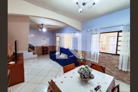 Sala de casa à venda com 3 quartos, 210m² em Piedade, Rio de Janeiro