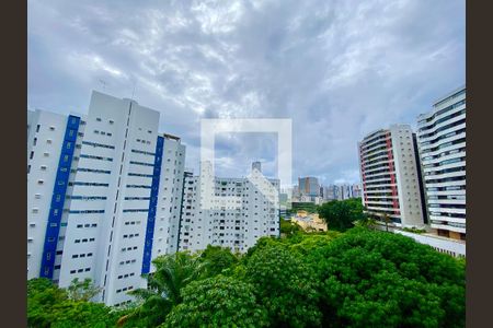 Vista da Sala de apartamento para alugar com 2 quartos, 71m² em Itaigara, Salvador