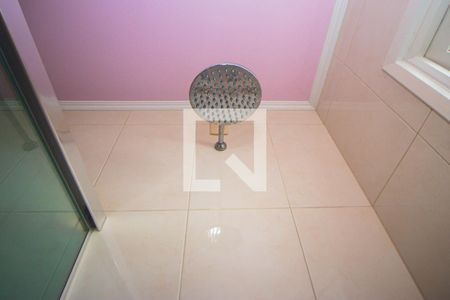 Casa à venda com 300m², 3 quartos e 4 vagas Casa à venda com 300m², 3 quartos e 4 vagasBanheiro Social