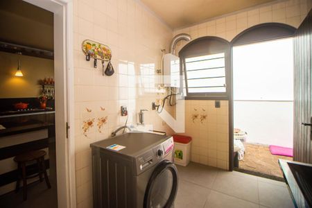 Casa à venda com 300m², 3 quartos e 4 vagas Casa à venda com 300m², 3 quartos e 4 vagasÁrea de Serviço