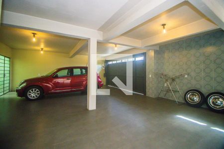 Casa à venda com 300m², 3 quartos e 4 vagas Casa à venda com 300m², 3 quartos e 4 vagasGaragem
