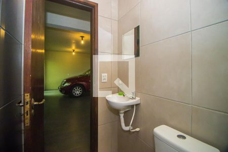 Casa à venda com 300m², 3 quartos e 4 vagas Casa à venda com 300m², 3 quartos e 4 vagasBanheiro Auxiliar