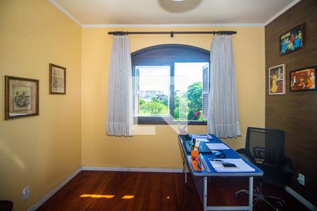 Escritório de casa à venda com 3 quartos, 300m² em Jardim Itu, Porto Alegre