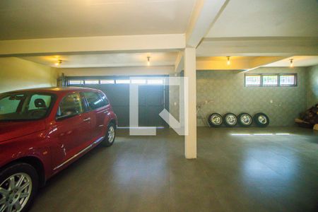 Casa à venda com 300m², 3 quartos e 4 vagas Casa à venda com 300m², 3 quartos e 4 vagasGaragem