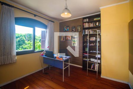 Escritório de casa à venda com 3 quartos, 300m² em Jardim Itu, Porto Alegre