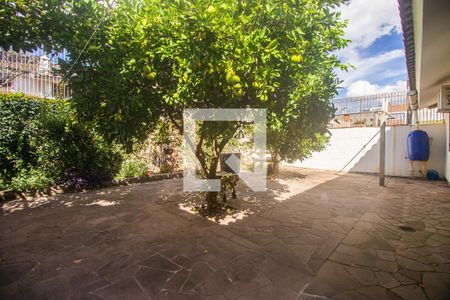 Casa à venda com 300m², 3 quartos e 4 vagas Casa à venda com 300m², 3 quartos e 4 vagasPátio