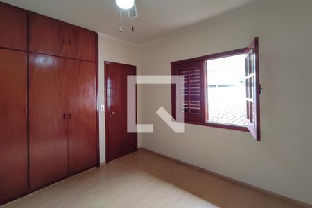 Casa à venda com 360m², 3 quartos e 4 vagasQuarto Suíte 2